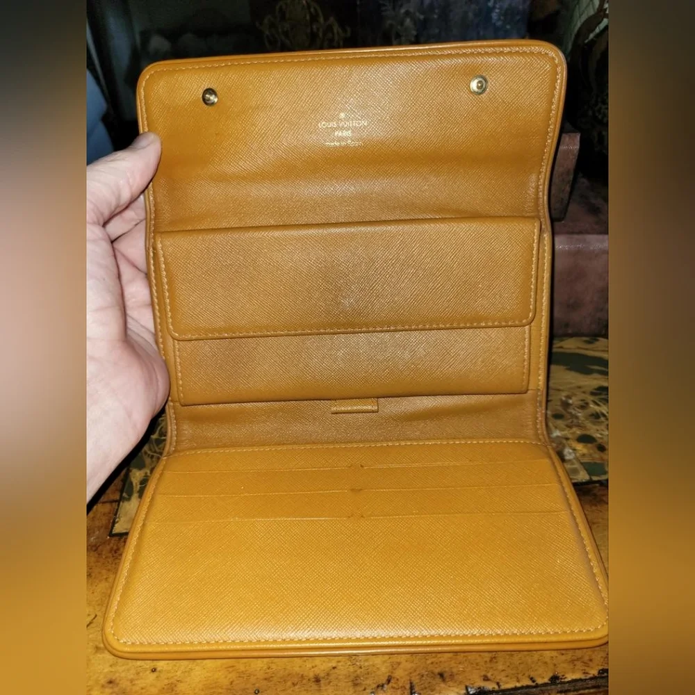 LOUIS VUITTON MINIRUN - Picture 5 of 8